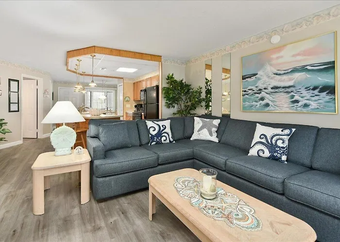 Holiday home Great 2 Bedroom In Tiffanie By The Sea With Outdoor Pool! *