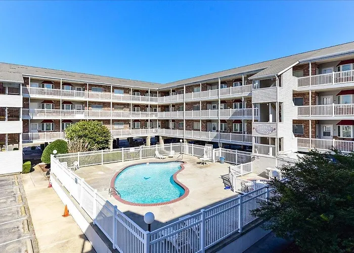 Great 2 Bedroom In Tiffanie By The Sea With Outdoor Pool! *